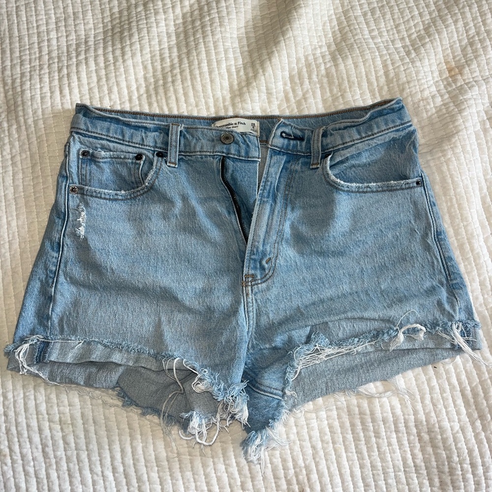 Abercrombie & Fitch High Waisted Mom Short Light Wash Jean Shorts